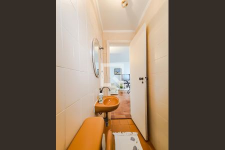 Lavabo de apartamento para alugar com 4 quartos, 152m² em Barra Funda, Guarujá