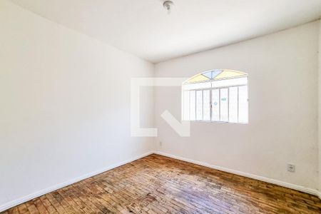 Quarto 1 de casa para alugar com 2 quartos, 80m² em Cenaculo, Belo Horizonte