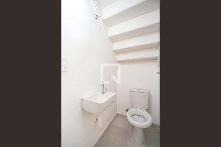 Lavabo de casa de condomínio para alugar com 2 quartos, 116m² em Vila Gomes Cardim, São Paulo