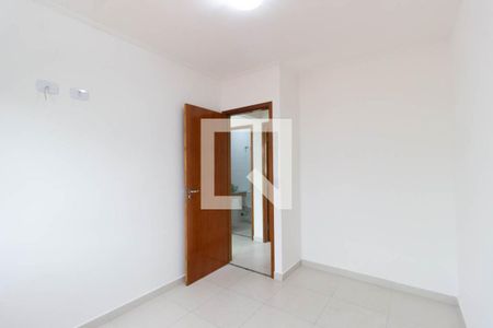 Quarto 1 de casa à venda com 2 quartos, 42m² em Vila Nivi, São Paulo