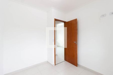 Quarto 2 de casa à venda com 2 quartos, 42m² em Vila Nivi, São Paulo