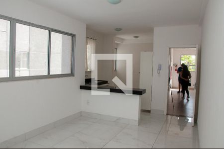 Sala de apartamento para alugar com 2 quartos, 67m² em Cabral, Contagem