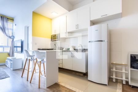 Cozinha de apartamento para alugar com 1 quarto, 50m² em Bela Vista, São Paulo