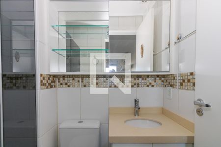 Quarto Suíte - Banheiro  de apartamento para alugar com 2 quartos, 51m² em São Sebastião, Porto Alegre