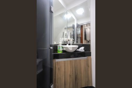 Lavabo de apartamento para alugar com 2 quartos, 66m² em Jardim Carlu, São Paulo