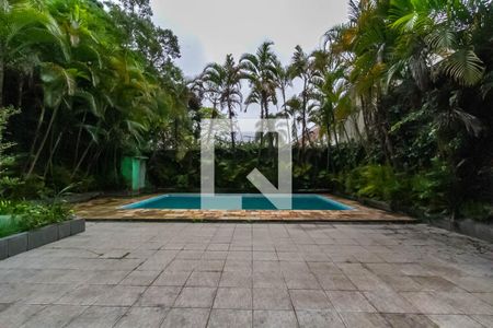 Apartamento à venda com 600m², 3 quartos e 4 vagas Apartamento à venda com 600m², 3 quartos e 4 vagasPiscina e Quintal