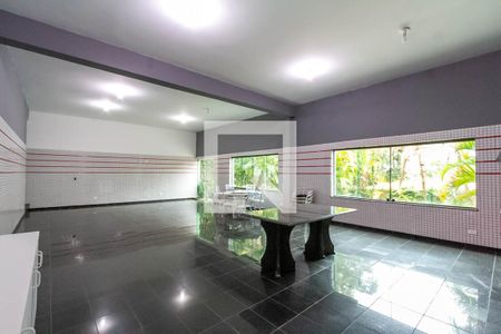 Apartamento à venda com 600m², 3 quartos e 4 vagas Apartamento à venda com 600m², 3 quartos e 4 vagasSalão de festas e churrasqueira