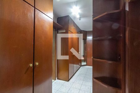 Apartamento à venda com 600m², 3 quartos e 4 vagas Apartamento à venda com 600m², 3 quartos e 4 vagasCloset do Quarto 1 e2