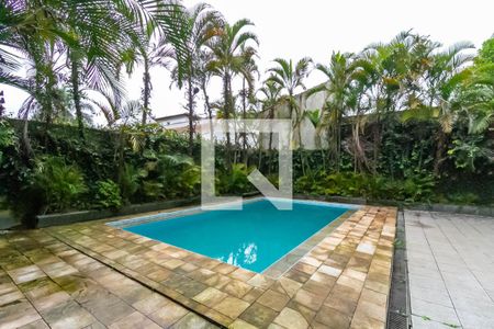 Apartamento à venda com 600m², 3 quartos e 4 vagas Apartamento à venda com 600m², 3 quartos e 4 vagasPiscina e Quintal