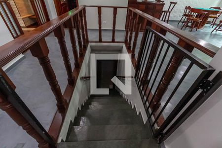 Apartamento à venda com 600m², 3 quartos e 4 vagas Apartamento à venda com 600m², 3 quartos e 4 vagasEscada para garagem