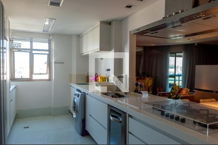 Apartamento à venda com 100m², 2 quartos e 2 vagas Apartamento à venda com 100m², 2 quartos e 2 vagasCozinha e Área de Serviço