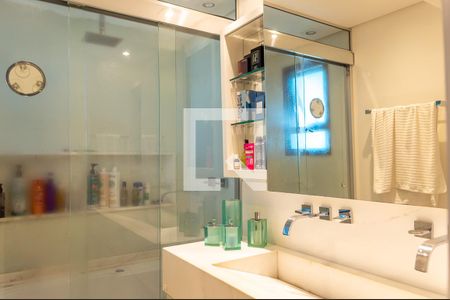 Apartamento à venda com 100m², 2 quartos e 2 vagas Apartamento à venda com 100m², 2 quartos e 2 vagasBanheiro da Suíte