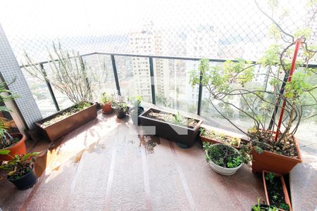 Sacada de apartamento à venda com 4 quartos, 202m² em Vila Suzana, São Paulo