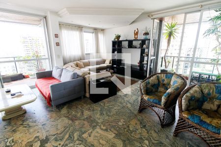 Sala  de apartamento à venda com 4 quartos, 202m² em Vila Suzana, São Paulo