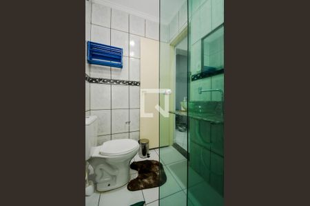 Banheiro de kitnet/studio para alugar com 1 quarto, 24m² em Parque Flamengo, Guarulhos