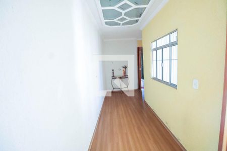 Corredor de casa à venda com 5 quartos, 240m² em Jardim Peri, São Paulo