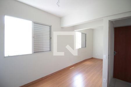 Quarto de apartamento à venda com 3 quartos, 80m² em Jaqueline, Belo Horizonte