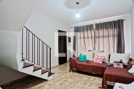 Sala de casa para alugar com 2 quartos, 121m² em Parque Maria Domitila, São Paulo