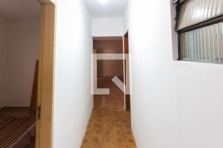 Corredor  de casa para alugar com 2 quartos, 105m² em Conjunto Habitacional Marechal Mascarenhas de Morais, São Paulo