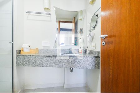 Studio para alugar com 29m², 1 quarto e 1 vaga Studio para alugar com 29m², 1 quarto e 1 vagaBanheiro