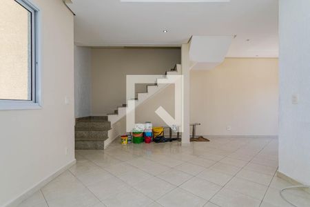 Sala de Estar de casa de condomínio para alugar com 3 quartos, 120m² em Vila Oliveira, Mogi das Cruzes