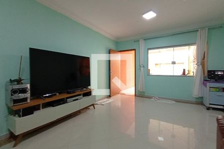 Sala de casa à venda com 3 quartos, 240m² em Vila Guilhermina, São Paulo