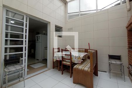Casa à venda com 240m², 3 quartos e 2 vagas Casa à venda com 240m², 3 quartos e 2 vagasÁrea Gourmet