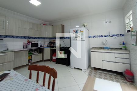 Casa à venda com 240m², 3 quartos e 2 vagas Casa à venda com 240m², 3 quartos e 2 vagasCozinha
