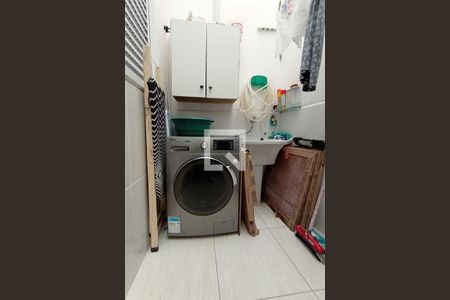 Casa à venda com 240m², 3 quartos e 2 vagas Casa à venda com 240m², 3 quartos e 2 vagasÁrea de Serviço