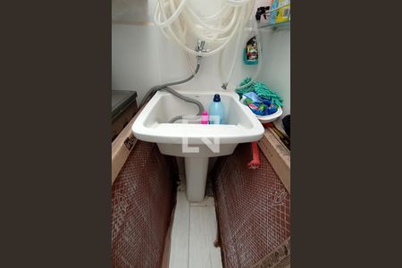 Casa à venda com 240m², 3 quartos e 2 vagas Casa à venda com 240m², 3 quartos e 2 vagasÁrea de Serviço