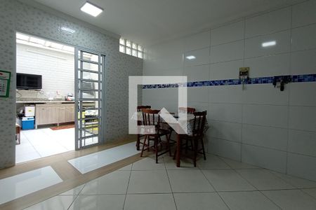 Casa à venda com 240m², 3 quartos e 2 vagas Casa à venda com 240m², 3 quartos e 2 vagasCozinha