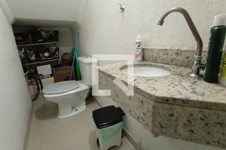Casa à venda com 240m², 3 quartos e 2 vagas Casa à venda com 240m², 3 quartos e 2 vagasBanheiro 3 - Lavabo