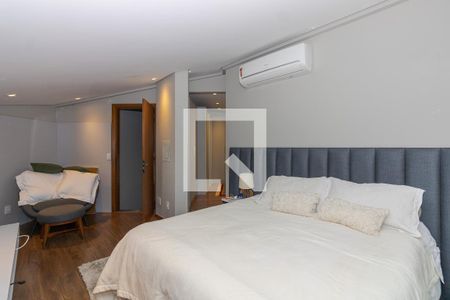 Quarto Suíte de casa de condomínio à venda com 5 quartos, 320m² em Boa Vista, Porto Alegre