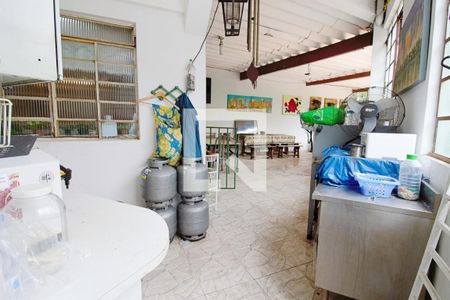 Casa à venda com 780m², 4 quartos e 5 vagas Casa à venda com 780m², 4 quartos e 5 vagasTerraço