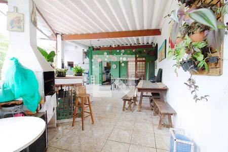 Casa à venda com 780m², 4 quartos e 5 vagas Casa à venda com 780m², 4 quartos e 5 vagasTerraço