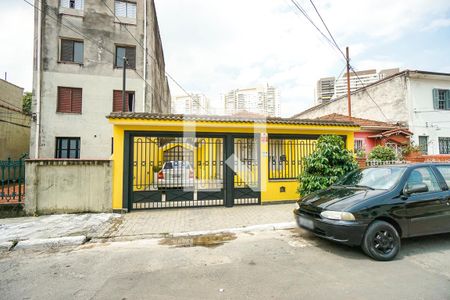 Casa à venda com 150m², 3 quartos e 6 vagas Casa à venda com 150m², 3 quartos e 6 vagasFachada
