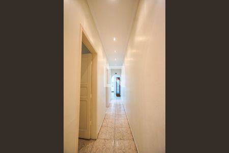 Casa à venda com 150m², 3 quartos e 6 vagas Casa à venda com 150m², 3 quartos e 6 vagasCorredor dos quartos