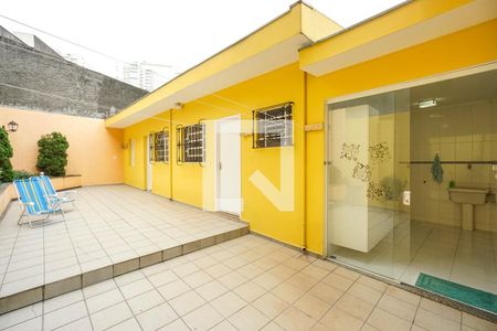 Casa à venda com 150m², 3 quartos e 6 vagas Casa à venda com 150m², 3 quartos e 6 vagasQuintal