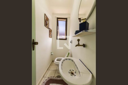 Lavabo de apartamento para alugar com 3 quartos, 260m² em Enseada, Guarujá