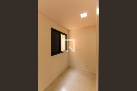 Quarto 2 de apartamento para alugar com 2 quartos, 42m² em Vila Bertioga, São Paulo