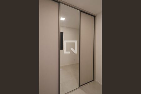 Quarto 1 - Armários de apartamento para alugar com 2 quartos, 42m² em Vila Bertioga, São Paulo