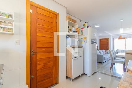 Cozinha de casa para alugar com 3 quartos, 165m² em Guarujá, Porto Alegre