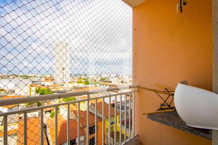 Varanda da sala de apartamento para alugar com 2 quartos, 55m² em Vila Humaitá, Santo André