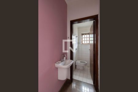 Lavabo de casa para alugar com 4 quartos, 250m² em Vila Barros, Guarulhos