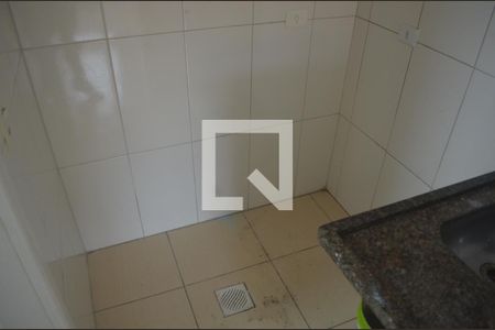 Cozinha de apartamento para alugar com 1 quarto, 40m² em Centro, São Vicente