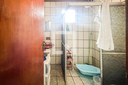 Banheiro de casa à venda com 2 quartos, 60m² em Feitoria Seller, São Leopoldo