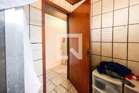 Banheiro de casa à venda com 2 quartos, 60m² em Feitoria Seller, São Leopoldo