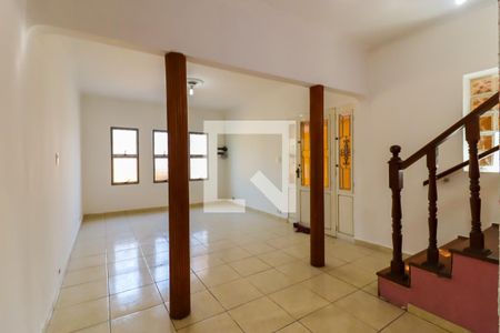 Sala de casa para alugar com 4 quartos, 263m² em Jardim Clementino, Taboão da Serra
