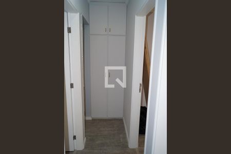 Corredor de apartamento para alugar com 3 quartos, 68m² em Liberdade, São Paulo