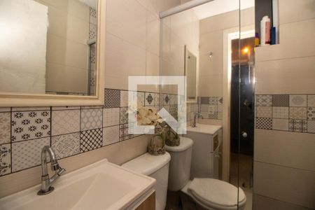 Banheiro de apartamento à venda com 2 quartos, 50m² em Vila Jardim, Porto Alegre